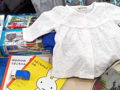 ユニセフへ　子ども服などを寄付